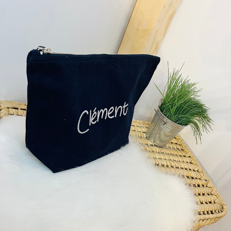 👜 Trousse de toilette personnalisable bleu marine : L'élégance bohème à portée de main ! 💙