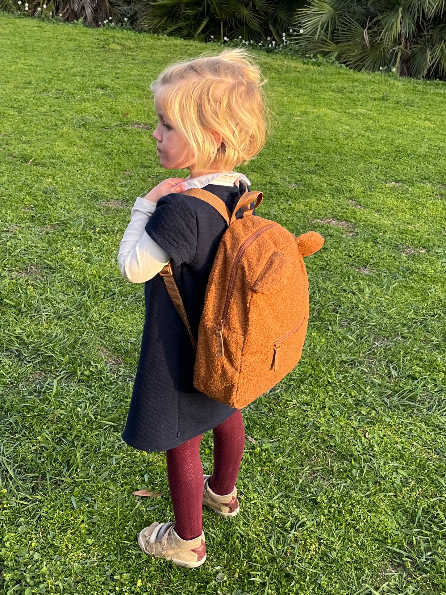 🎒 Sac à dos oreilles d'ourson : Le compagnon en caramel de ton petit explorateur ! 🐻🍬